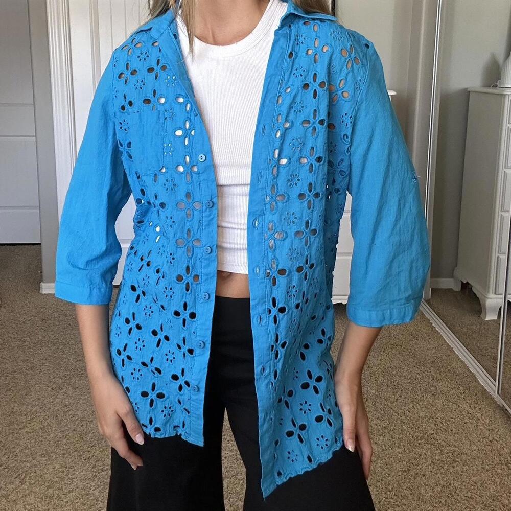 Blue cotton button up blouse with cut out floral details - Free People inspired!